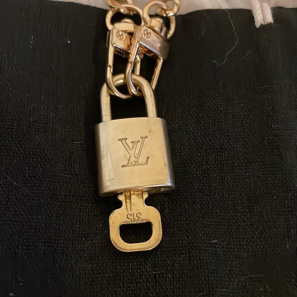 Louis Vuitton Gold Lock - Picture 5 of 6